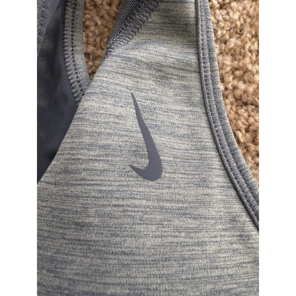 Nike Sports Bra Dri-Fit Twist Back V-Neck Yoga Active Size M Pilates Training